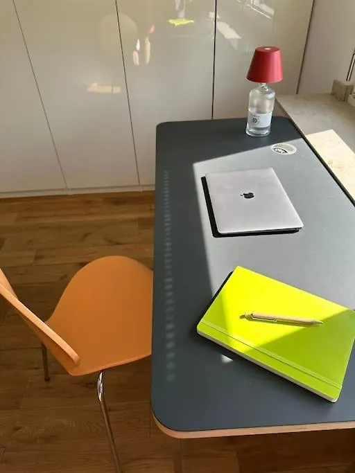 Lägenhet 2-Zimmerwohnung Mit Terrasse Düsseldorf Tyskland